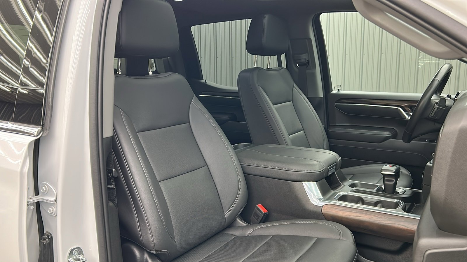 Used 2023 GMC Sierra 1500 SLT image 41