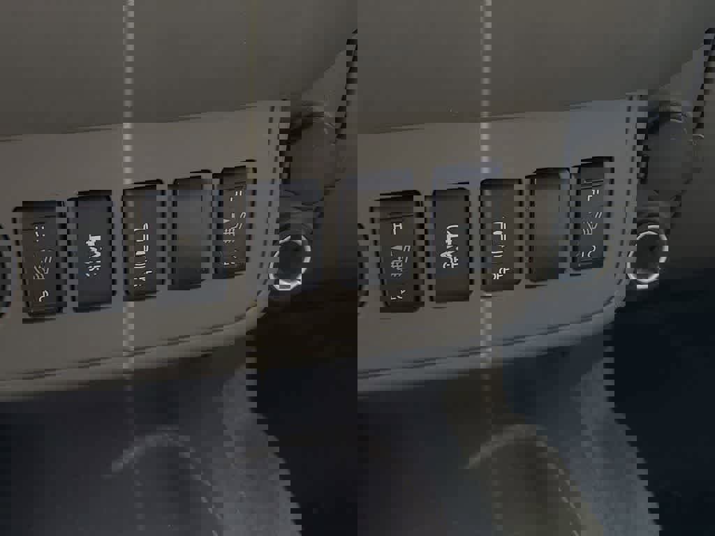 Used 2016 Nissan Frontier SV w/ SV Value Truck Package image 28