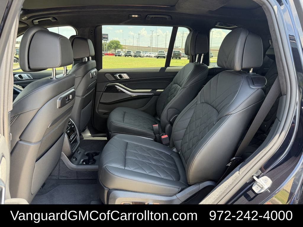 Used 2026 BMW X7 xDrive40i w/ M Sport Package AWD/4WD image 32