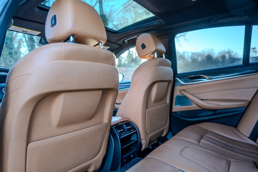 Used 2018 BMW 540i w/ M Sport Package RWD image 32