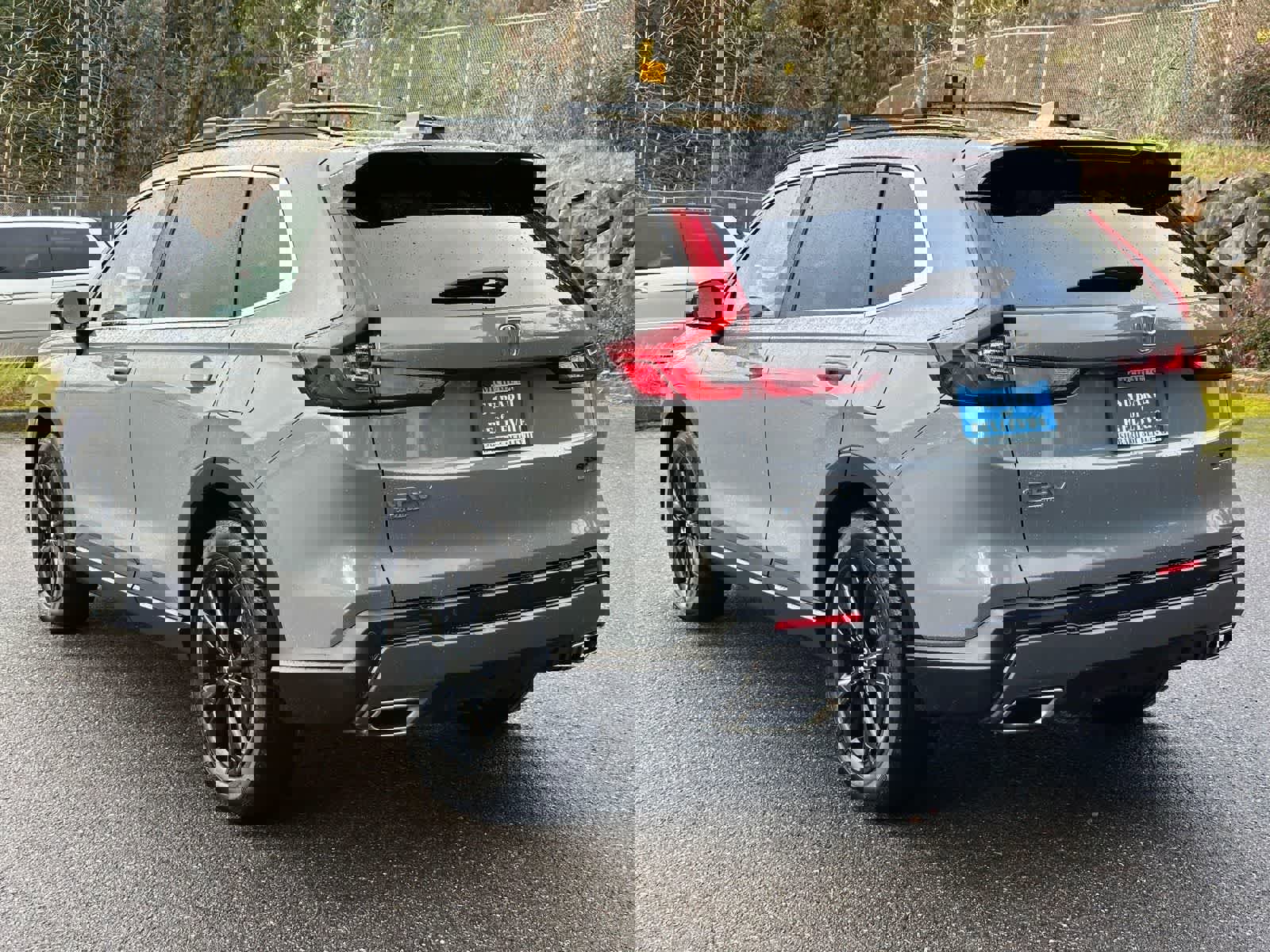 Used 2024 Honda CR-V Sport Touring image 3