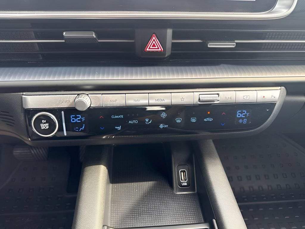 Used 2024 Hyundai Ioniq 6 SE AWD/4WD image 9