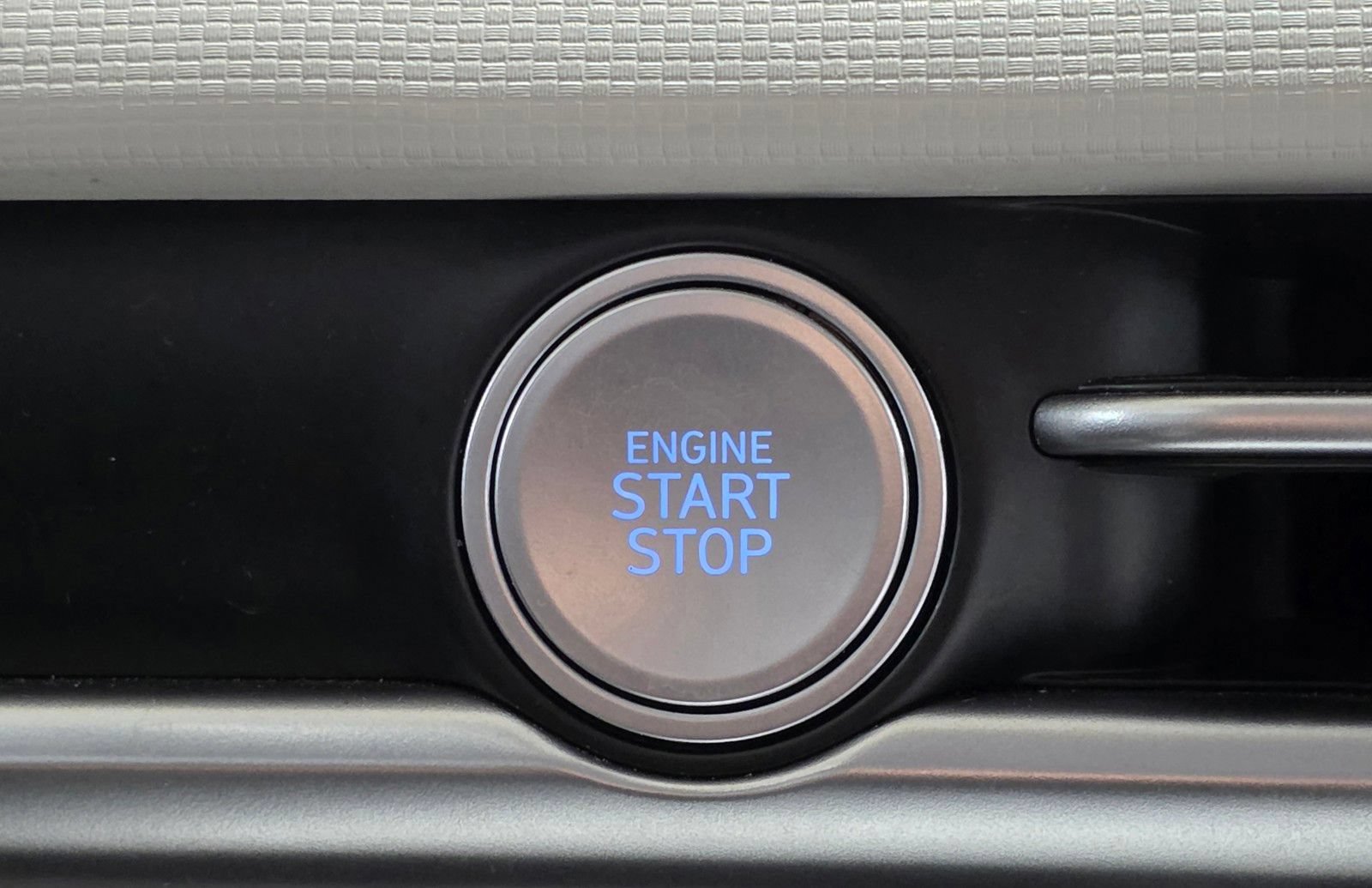 Certified 2025 Hyundai Tucson SE FWD image 30
