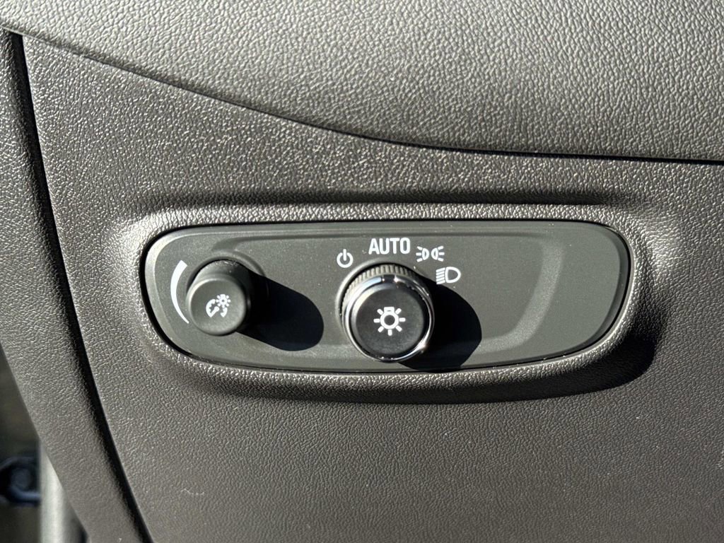 Used 2024 Chevrolet Equinox LT image 22