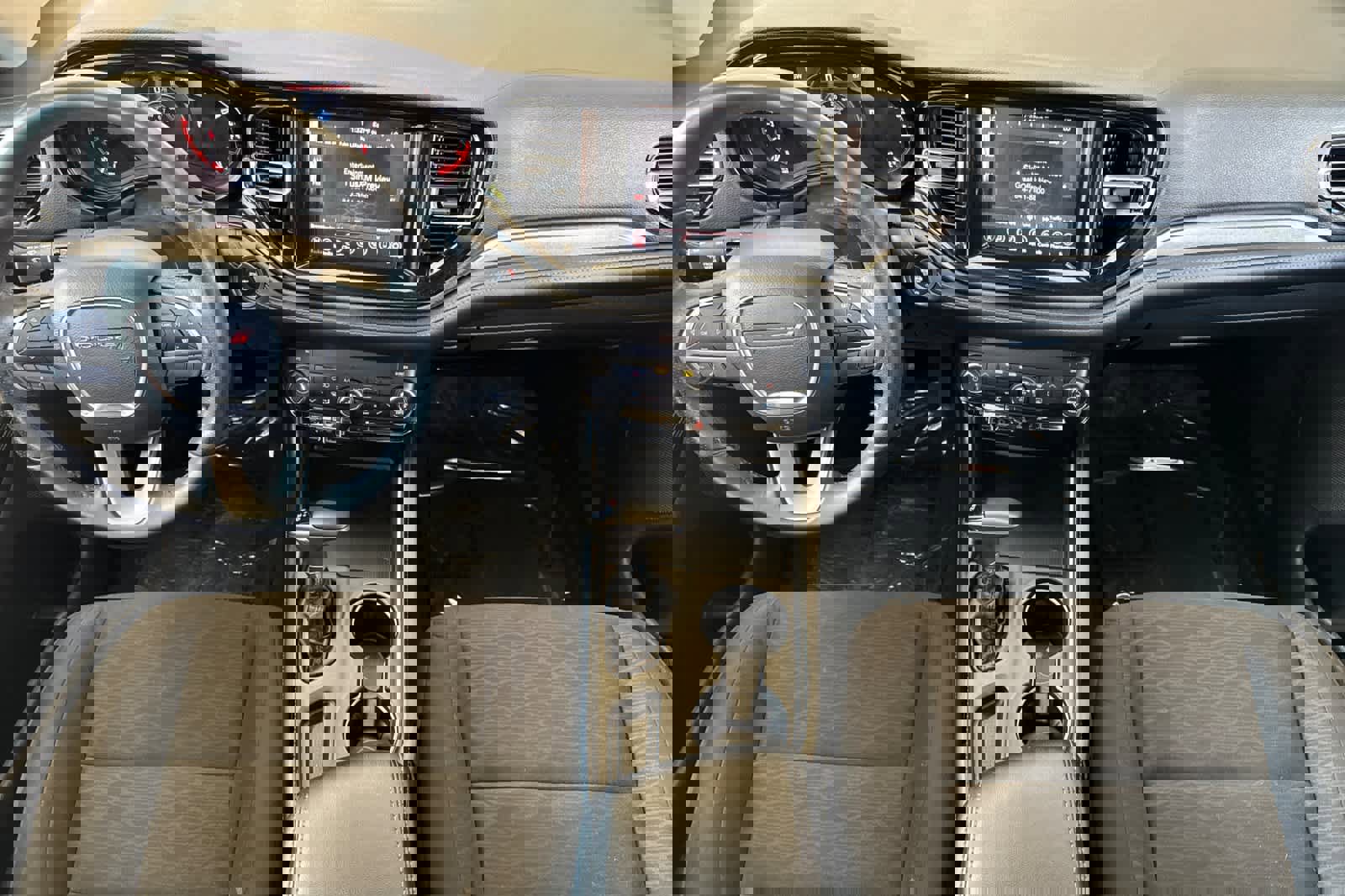 Used 2022 Dodge Durango SXT image 3