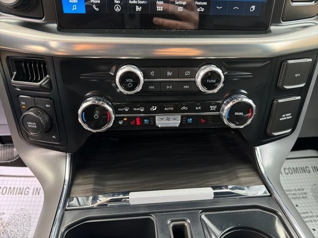 Used 2024 Ford F150 Lariat AWD/4WD image 19