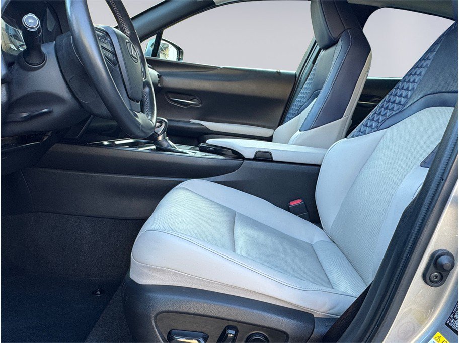 Used 2019 Lexus UX 250h w/ Premium Package AWD/4WD image 10