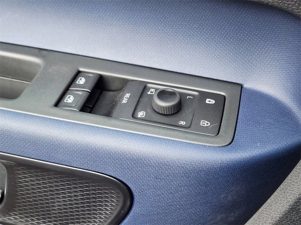 New 2025 Volkswagen ID. Buzz Pro S RWD image 5