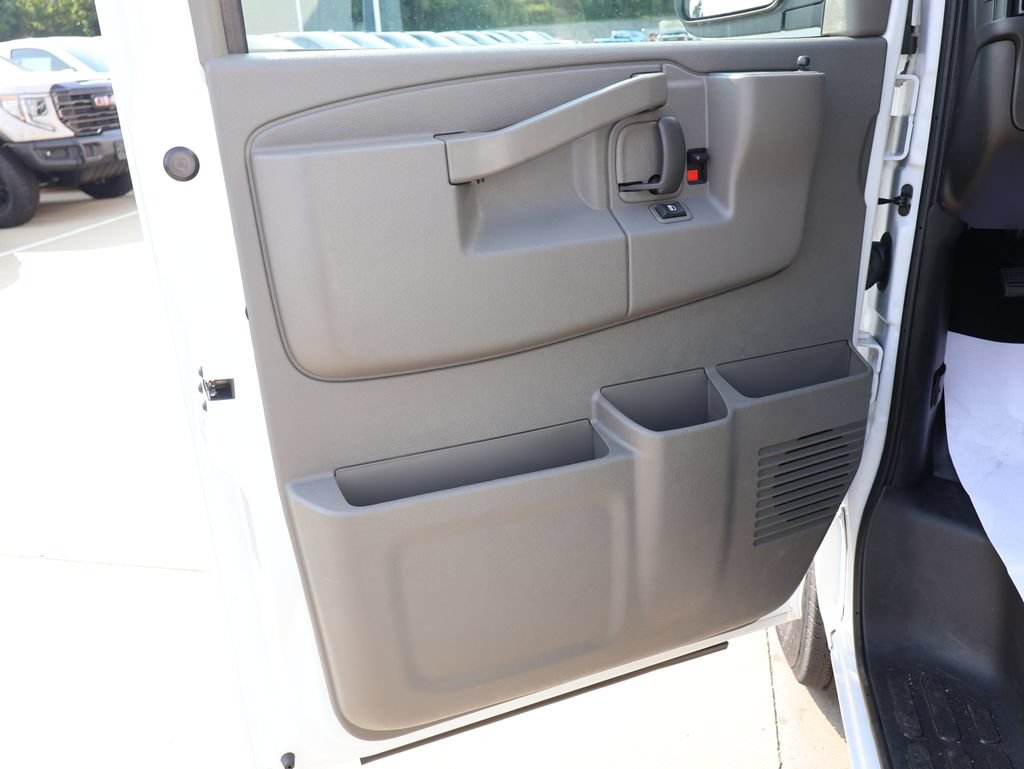 New 2026 Chevrolet Express 2500 w/ Enhanced Convenience Package RWD image 10