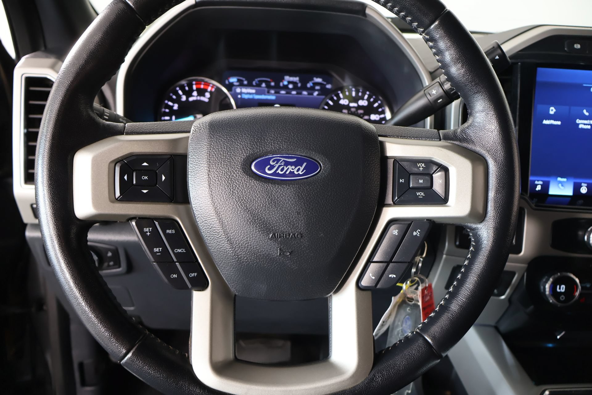 Used 2022 Ford F250 Lariat w/ Lariat Value Package AWD/4WD image 3