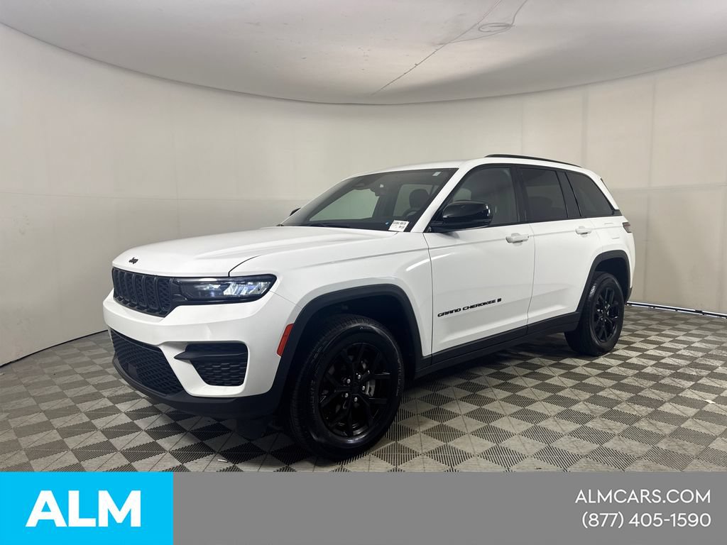 Used 2025 Jeep Grand Cherokee Altitude