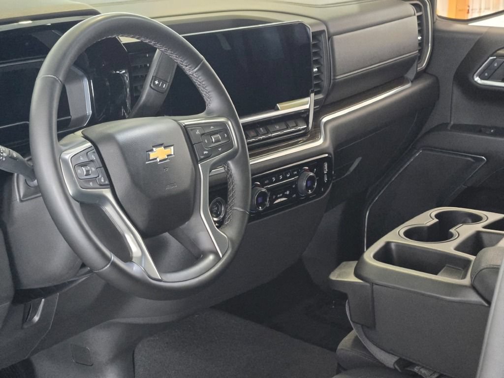 Used 2024 Chevrolet Silverado 1500 LT AWD/4WD image 22