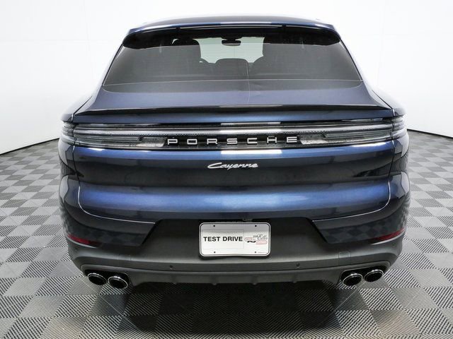 Certified 2024 Porsche Cayenne Coupe AWD/4WD image 33