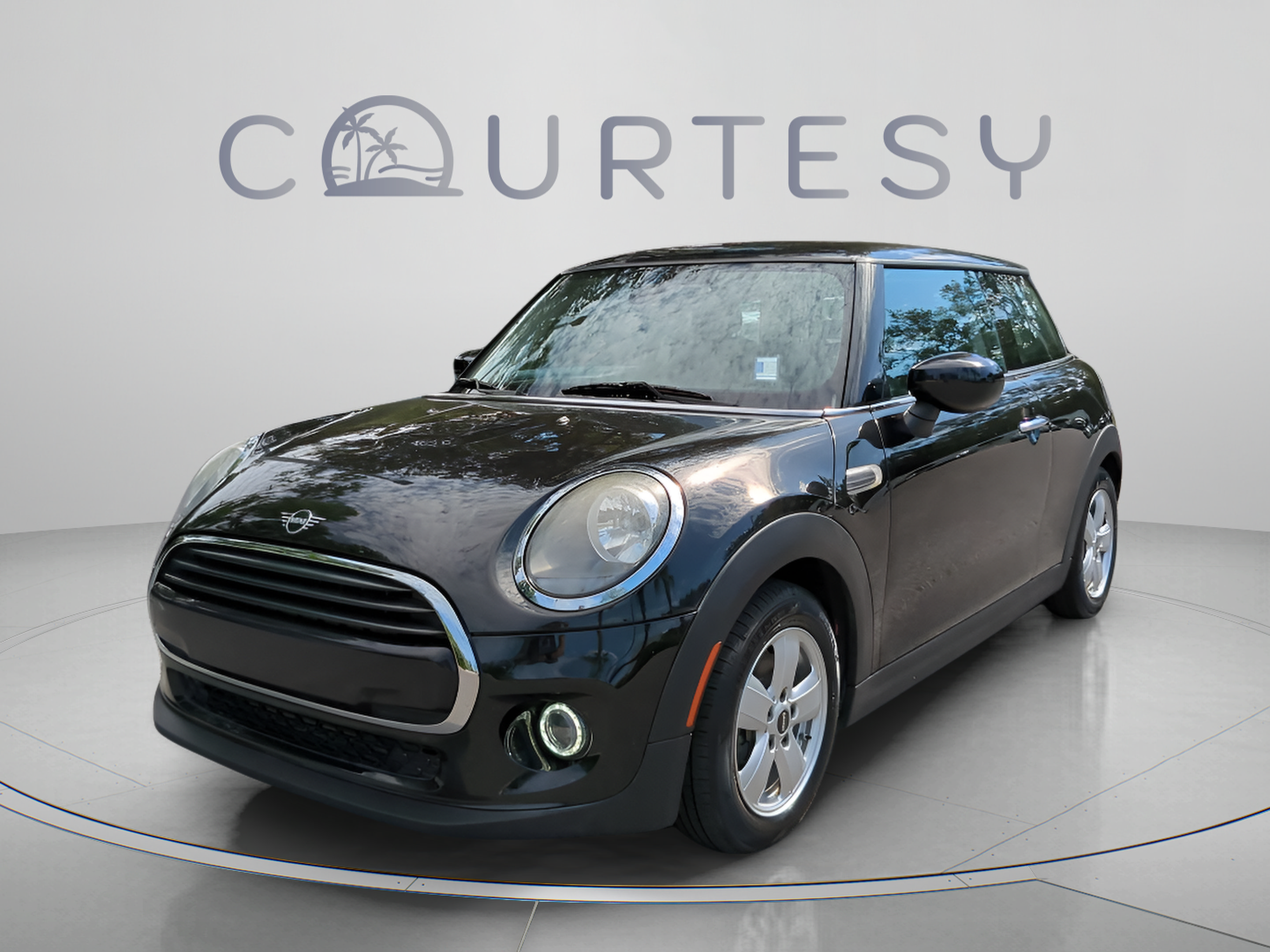 Used 2021 MINI Cooper 2-Door Hardtop FWD image 1