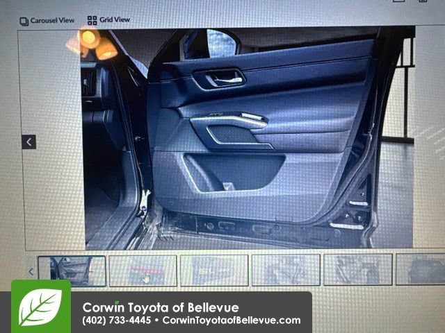 Used 2025 Nissan Pathfinder SL AWD/4WD image 13
