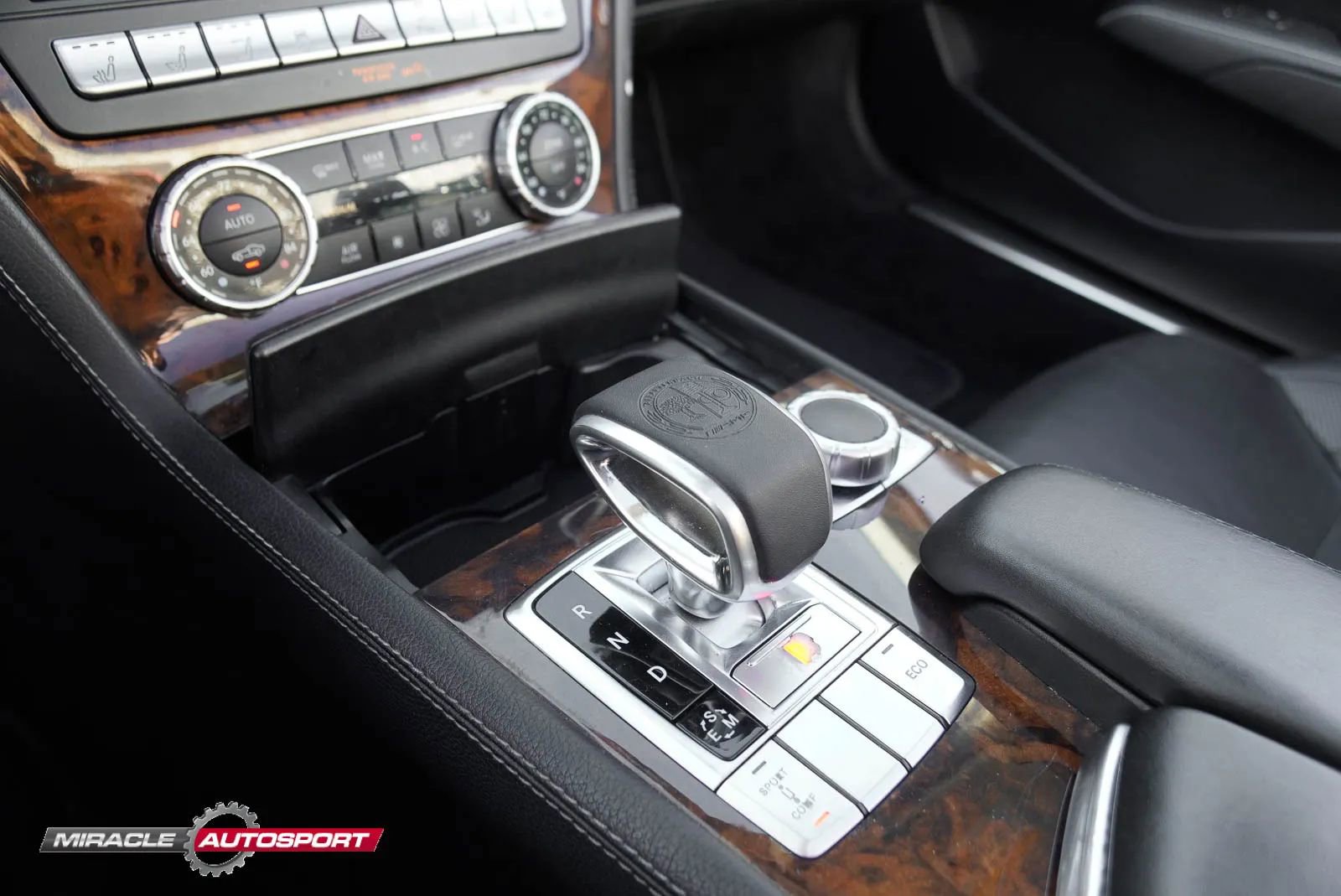 Used 2013 Mercedes-Benz SL 550 w/ Premium Pkg image 39