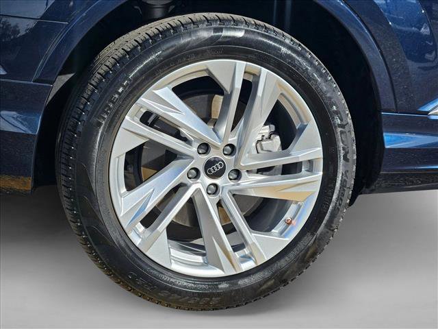 Used 2023 Audi Q7 2.0T Premium w/ Convenience Package AWD/4WD image 28