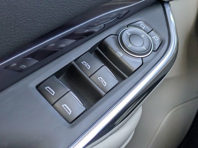 Certified 2023 Cadillac XT4 Luxury w/ Cold Weather Package image 27