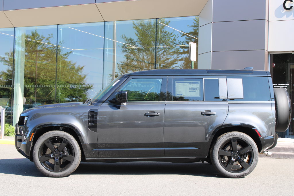 New 2026 Land Rover Defender 110 V8 AWD/4WD image 8