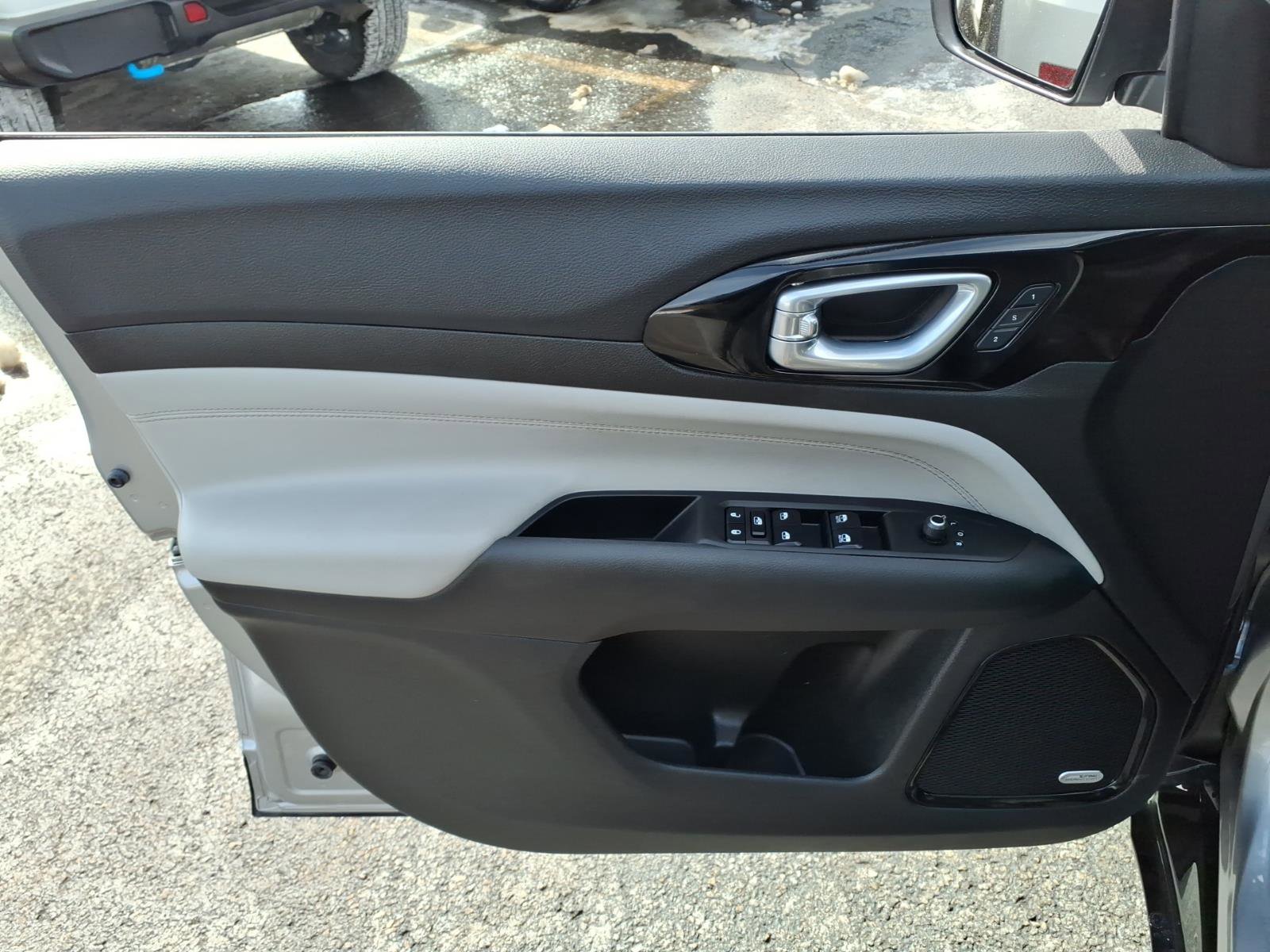 Certified 2023 Jeep Compass Limited w/ Elite Group image 16