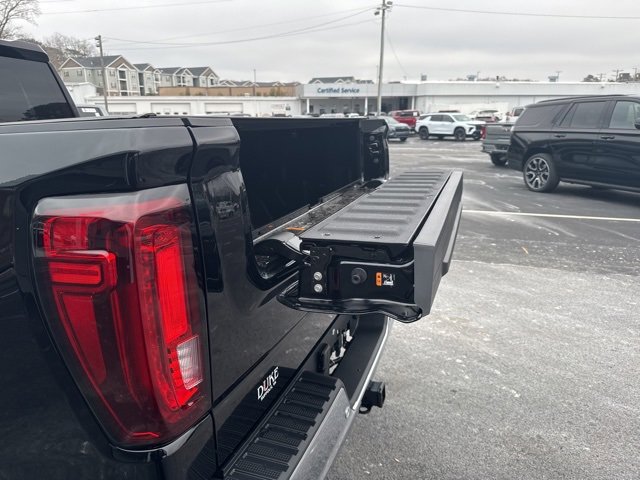 New 2026 GMC Sierra 1500 SLT image 13