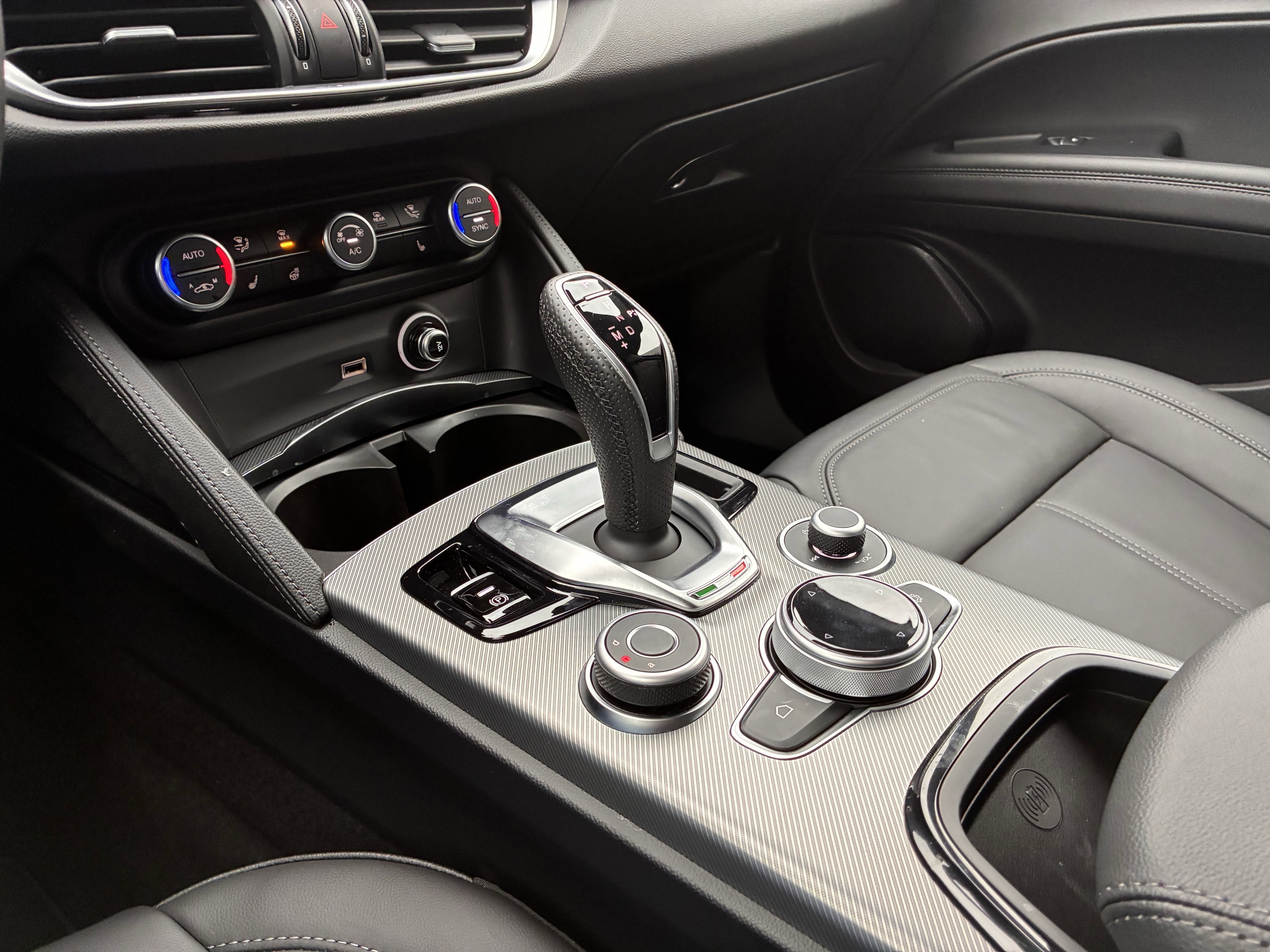 New 2025 Alfa Romeo Stelvio Sprint image 19