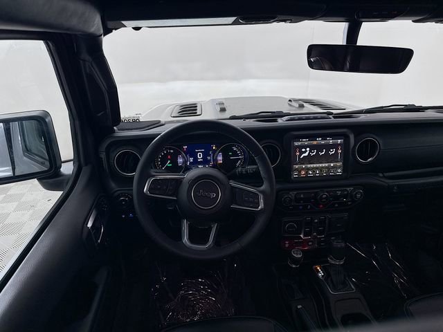 Used 2023 Jeep Wrangler Unlimited Rubicon 4xe AWD/4WD image 21