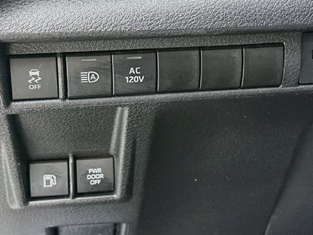 Used 2021 Toyota Sienna XSE w/ XSE Plus Package AWD/4WD image 25