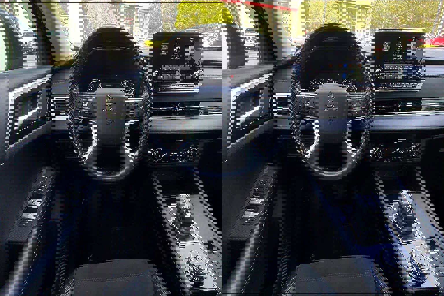 Used 2022 Mitsubishi Outlander SE image 6