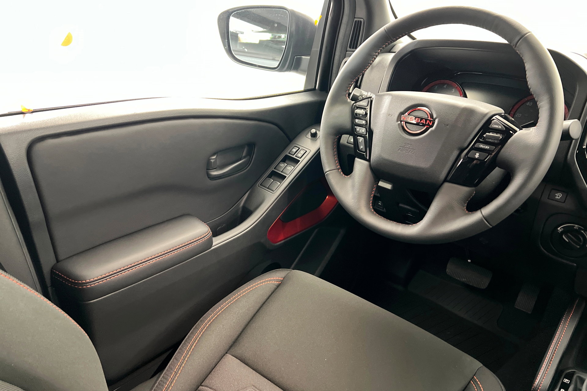 New 2026 Nissan Frontier PRO-4X w/ Pro-4x Convenience Package image 11