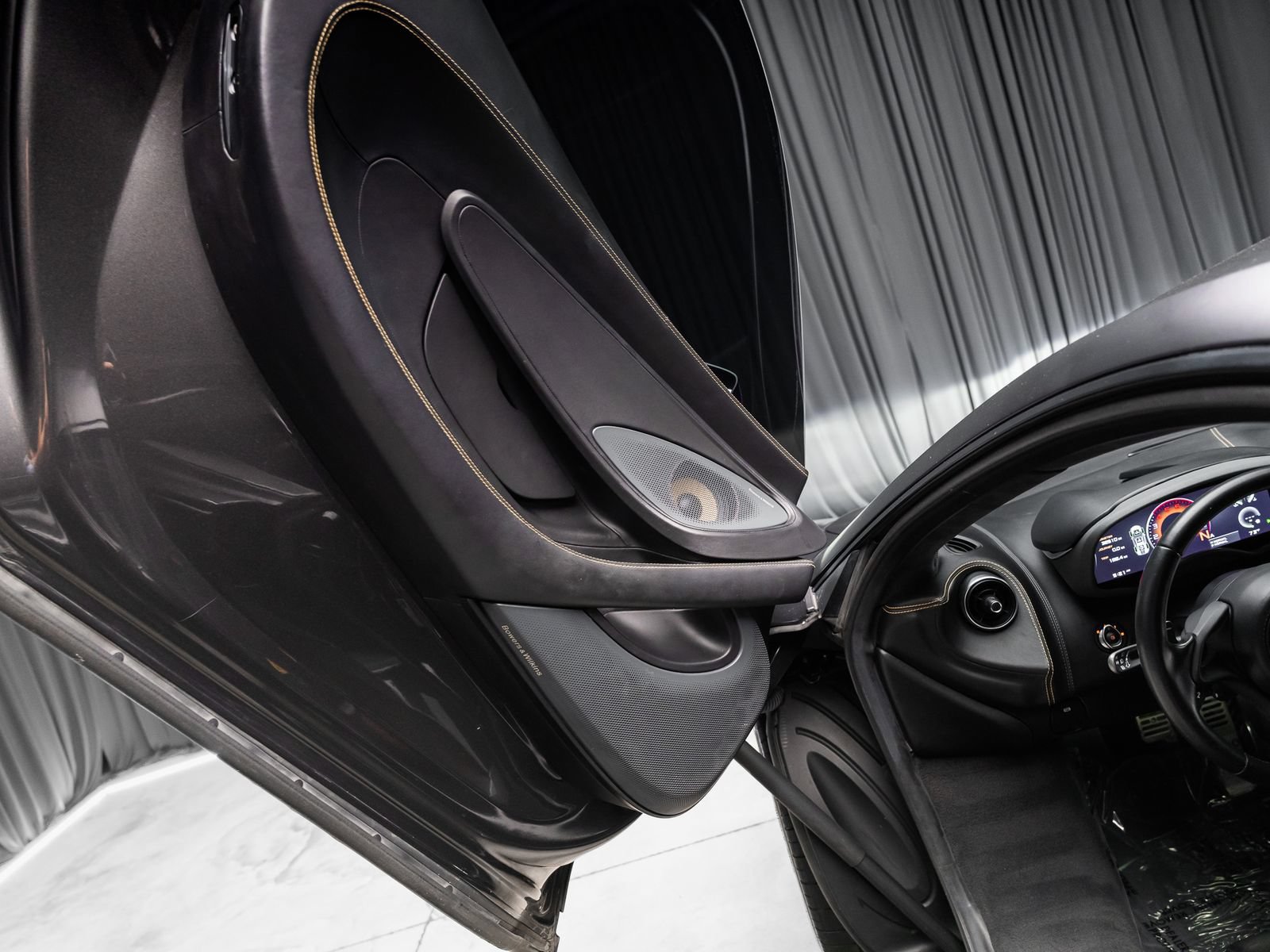 Used 2016 McLaren 570S Coupe RWD image 49