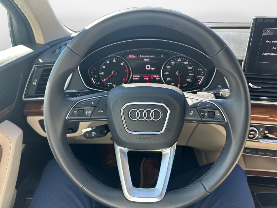 Used 2025 Audi Q5 2.0T Premium image 13