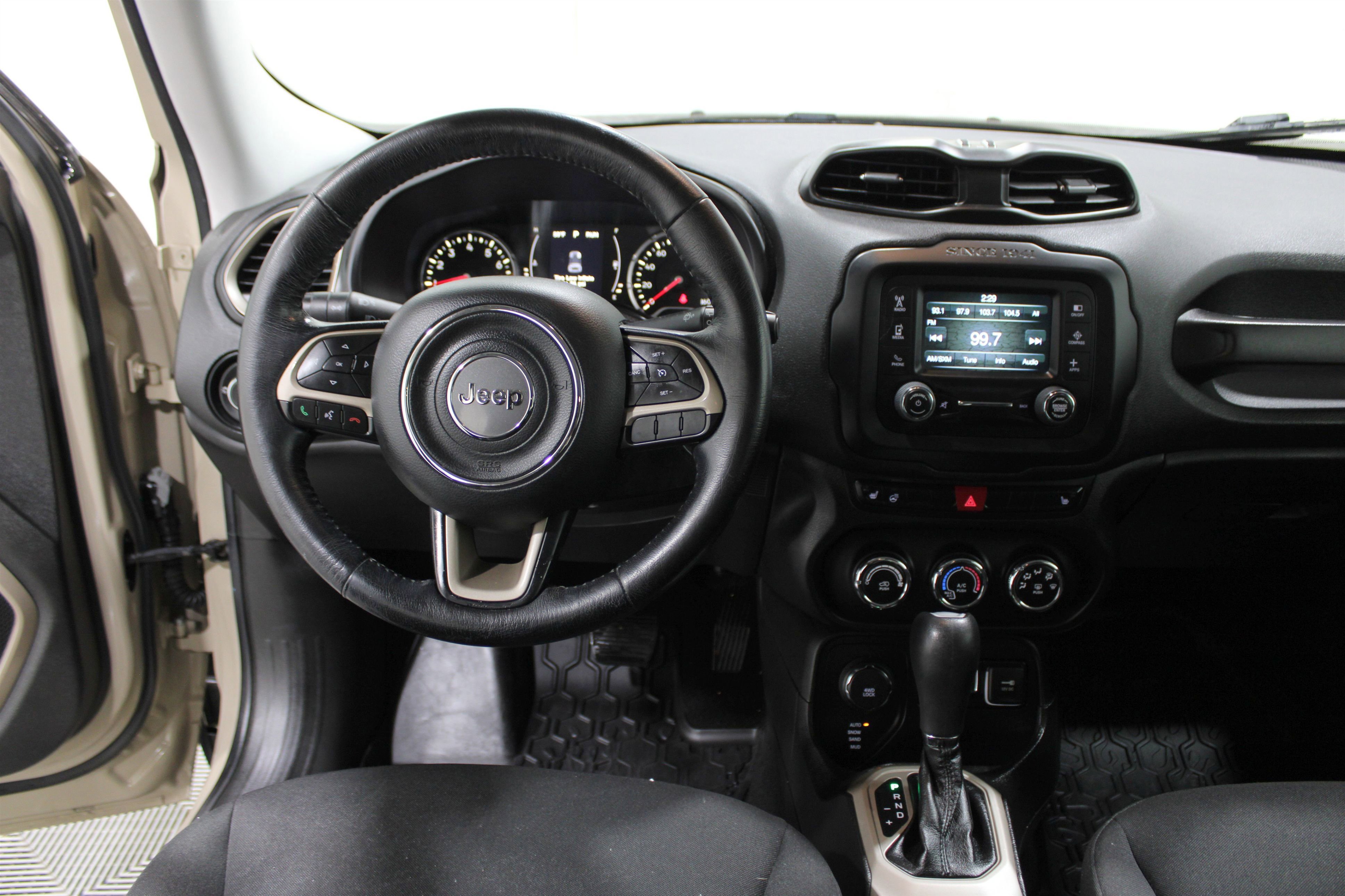 Used 2016 Jeep Renegade Latitude w/ Cold Weather Group image 2