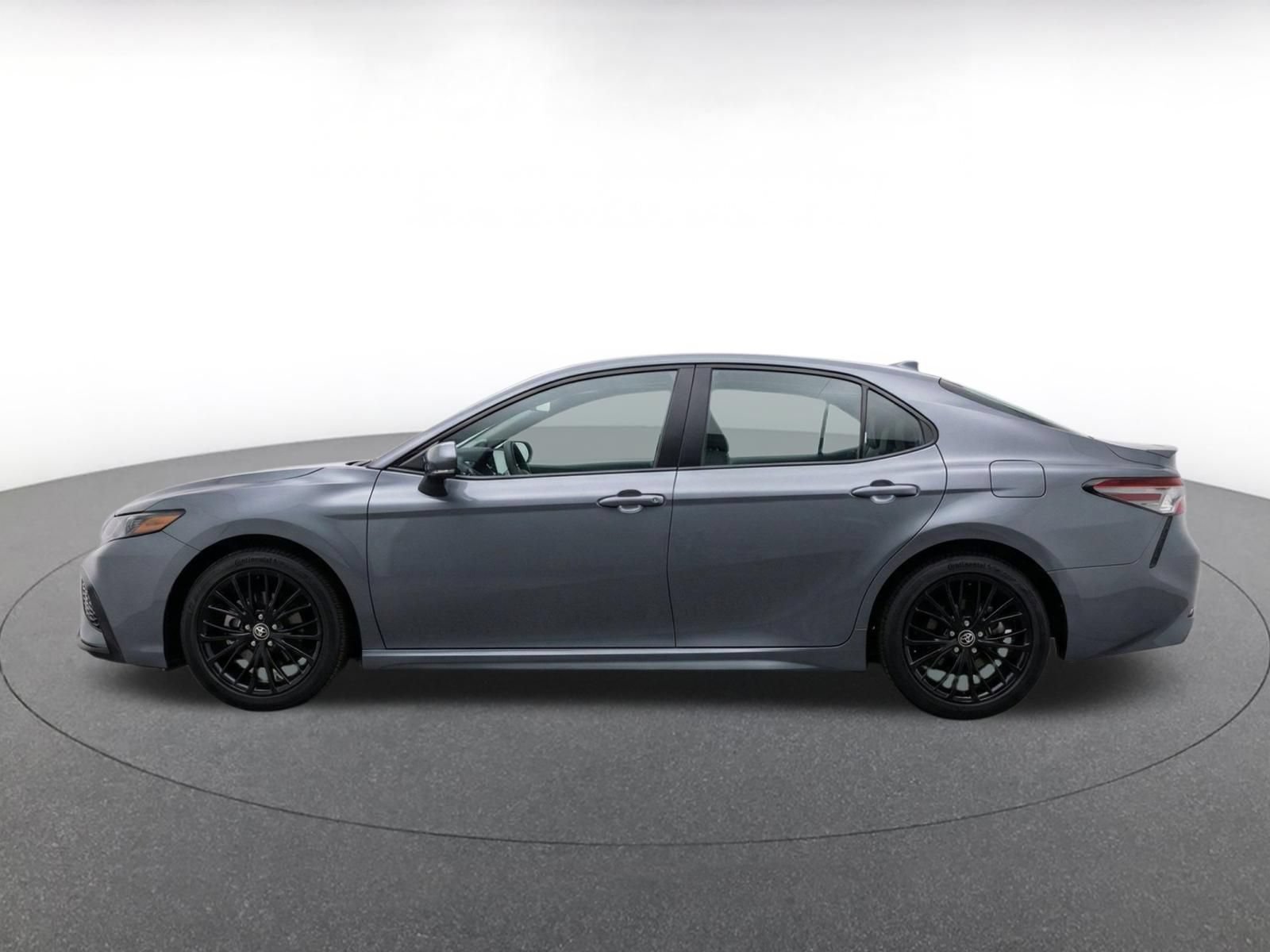 Used 2026 Toyota Camry SE FWD image 4