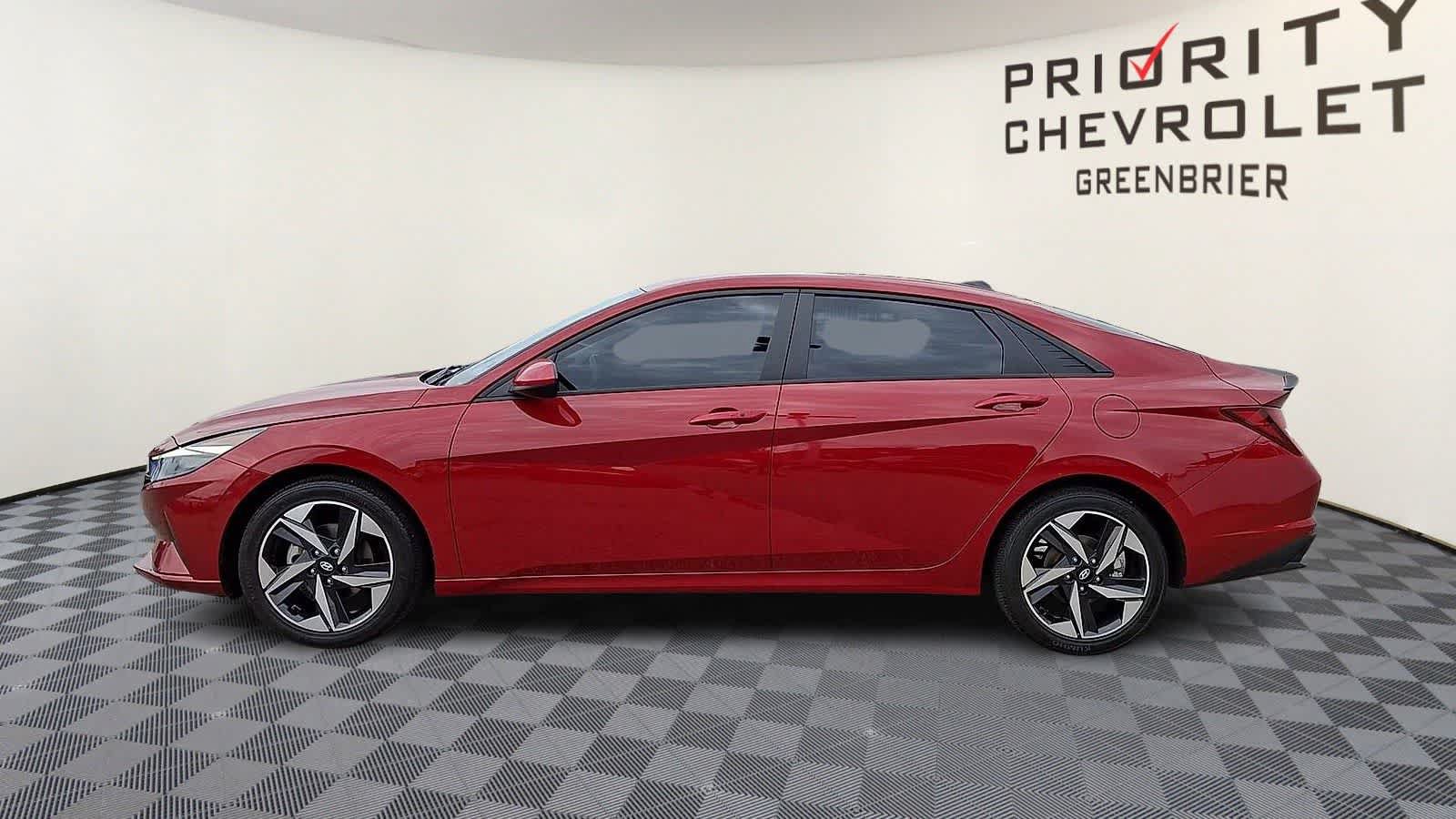 Used 2023 Hyundai Elantra SEL w/ Convenience Package FWD image 5