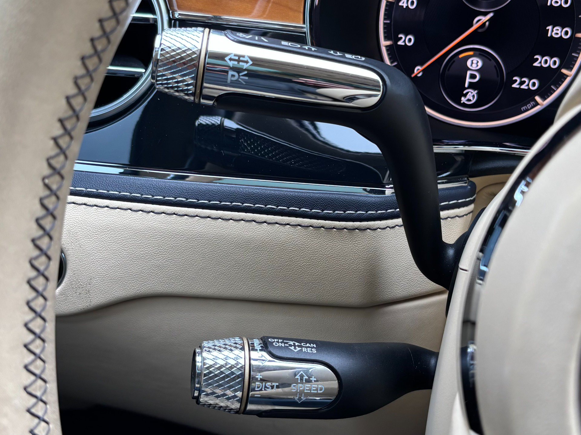 Used 2021 Bentley Flying Spur V8 AWD/4WD image 32