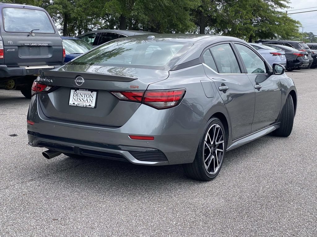 Used 2025 Nissan Sentra SR FWD image 3