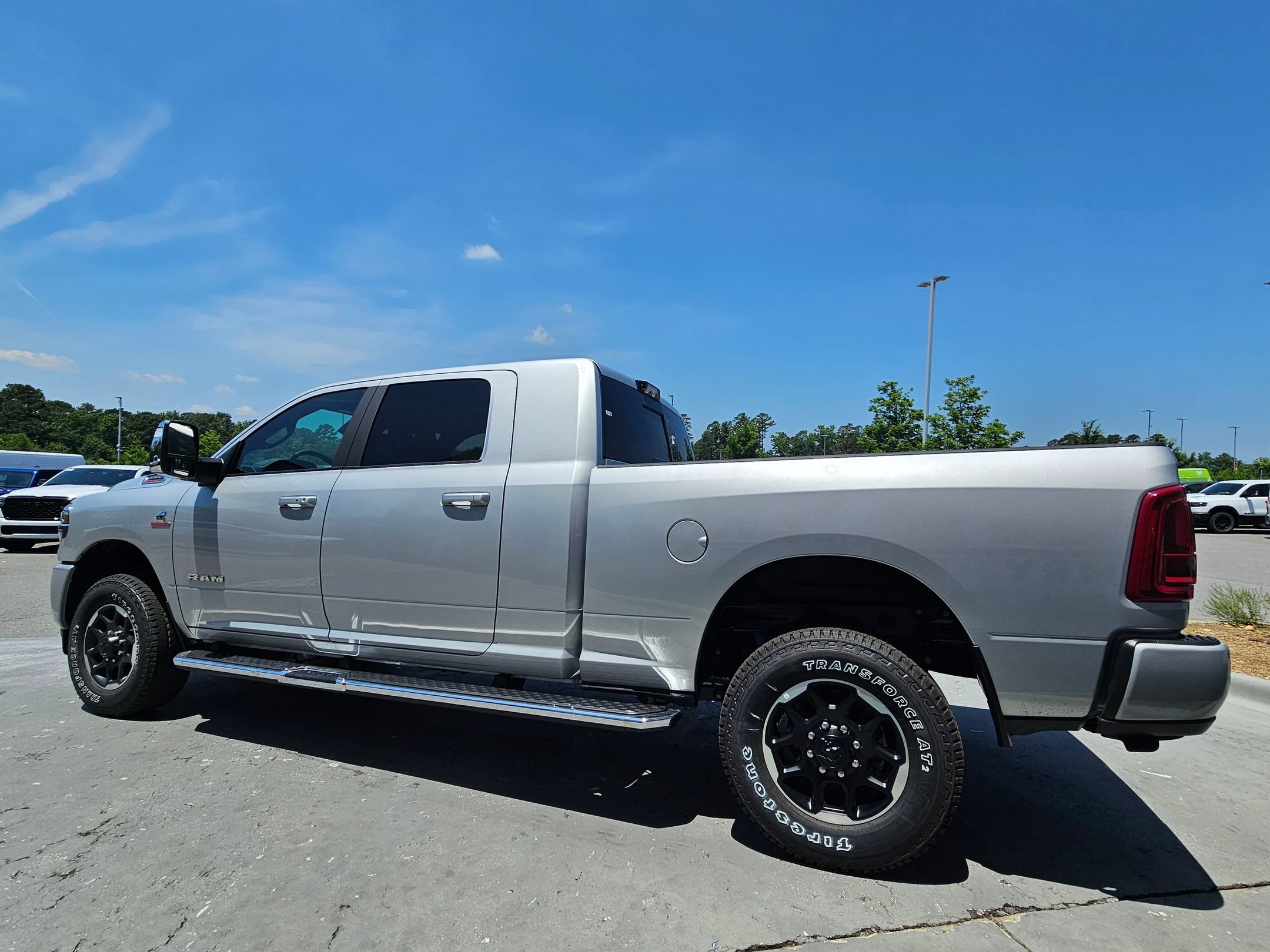 New 2026 RAM 2500 Laramie AWD/4WD image 5
