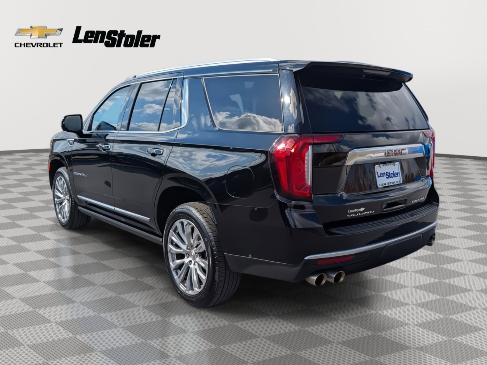 Certified 2023 GMC Yukon Denali image 3