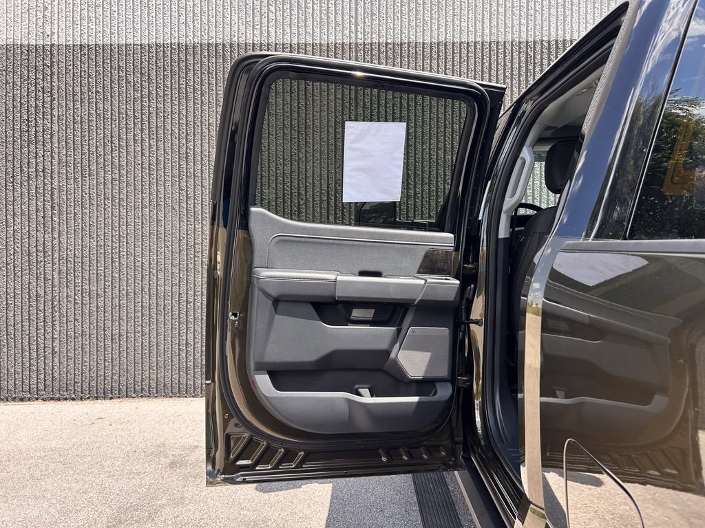 New 2026 Ford F250 Lariat w/ Black Appearance Package AWD/4WD image 16