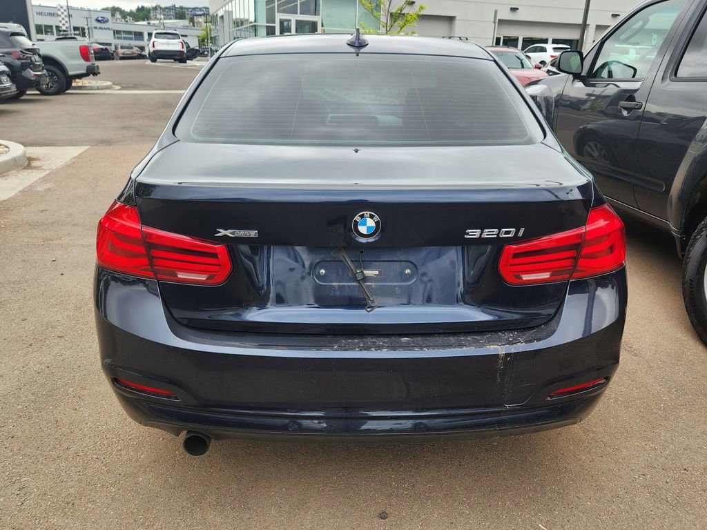 Used 2016 BMW 320i xDrive Sedan AWD/4WD image 6