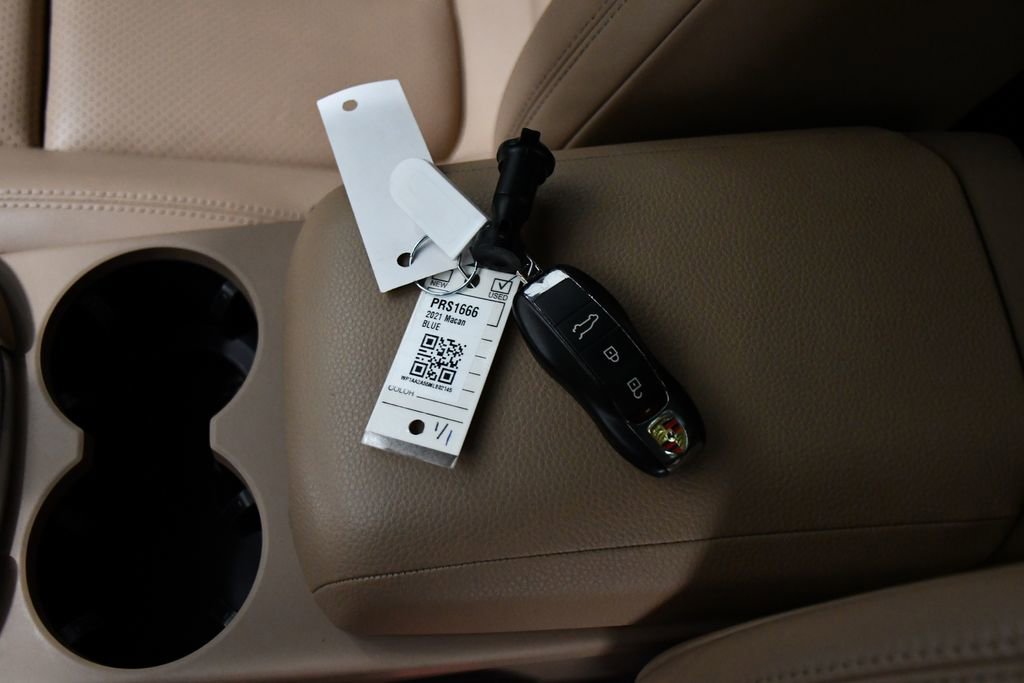 Used 2021 Porsche Macan image 24
