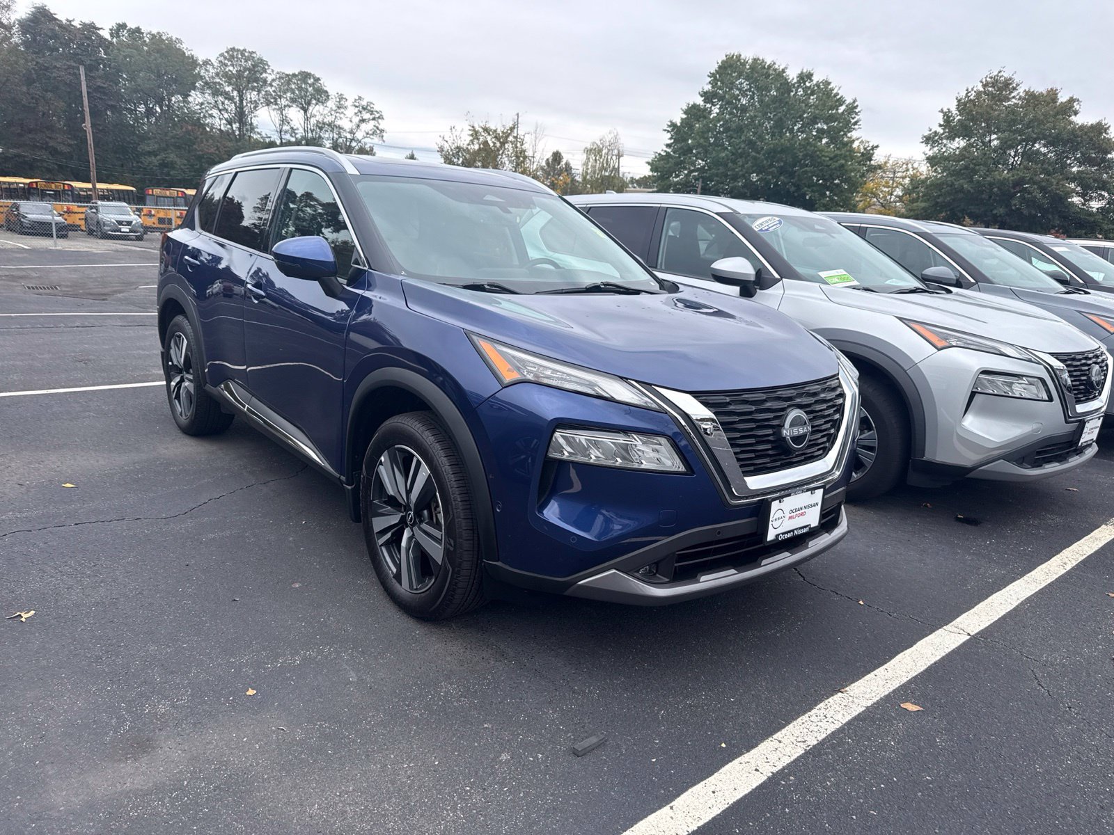 Certified 2022 Nissan Rogue SL w/ SL Premium Package AWD/4WD image 4