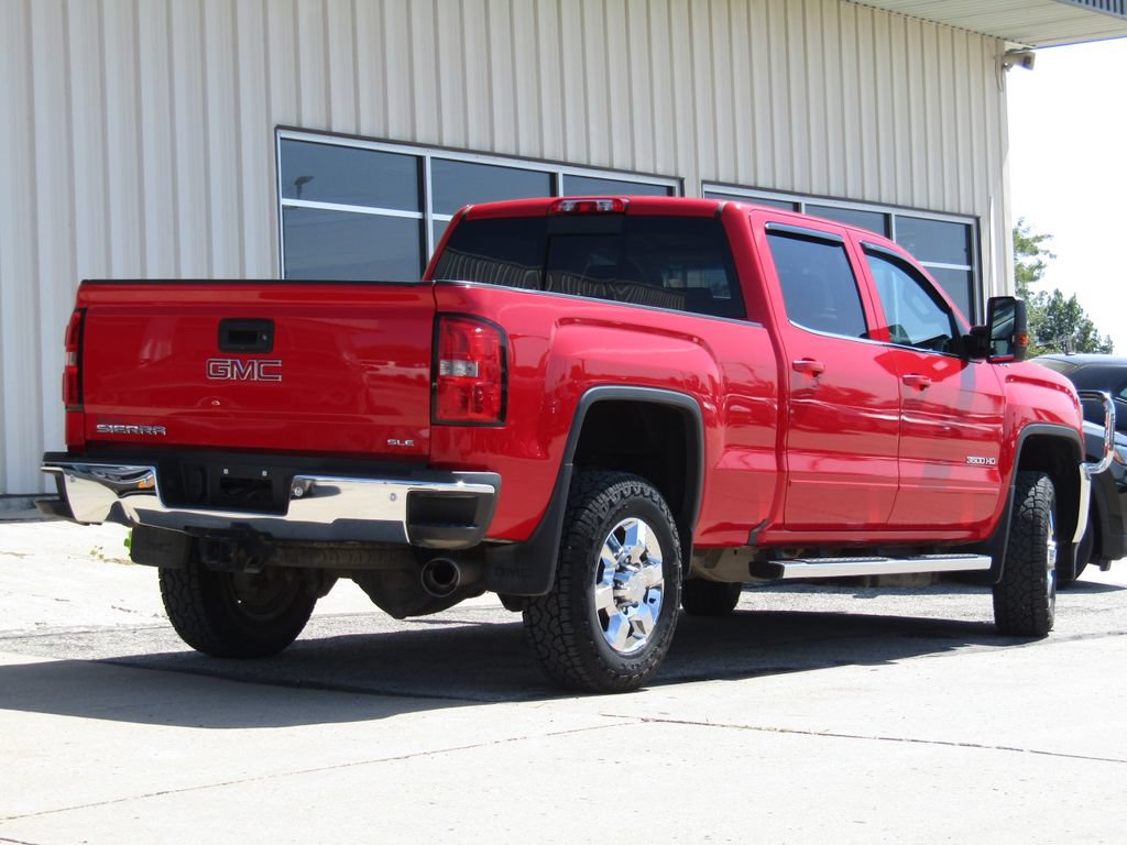 Used 2016 GMC Sierra 3500 SLE w/ SLE Preferred Package AWD/4WD image 3