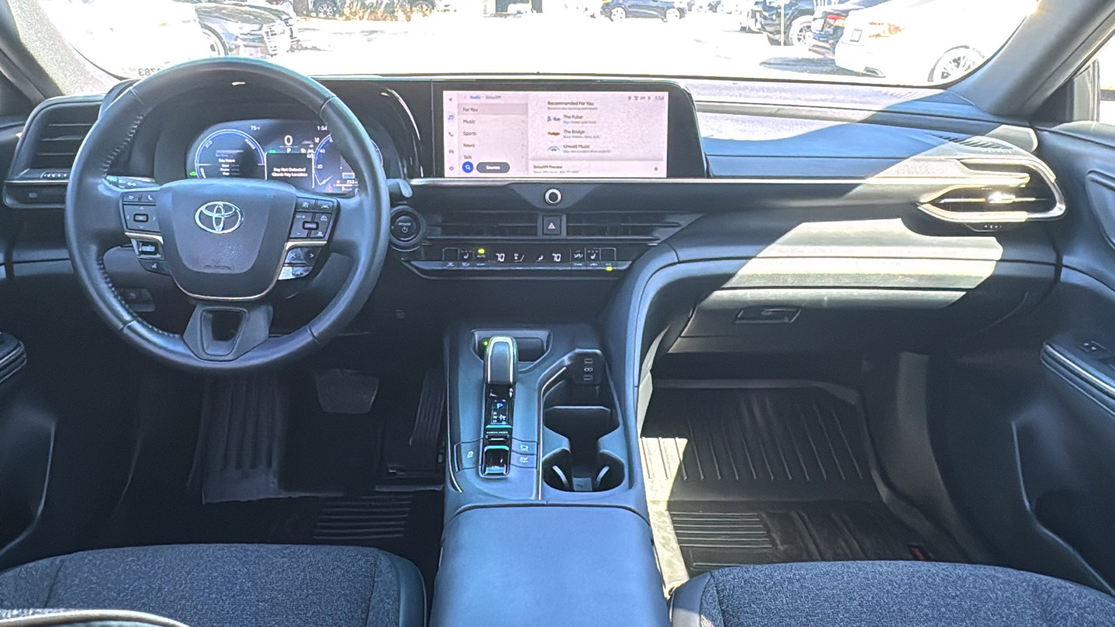 Used 2023 Toyota Crown Limited image 16