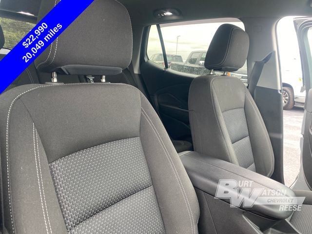 Used 2023 GMC Terrain SLE w/ Driver Convenience Package FWD image 13