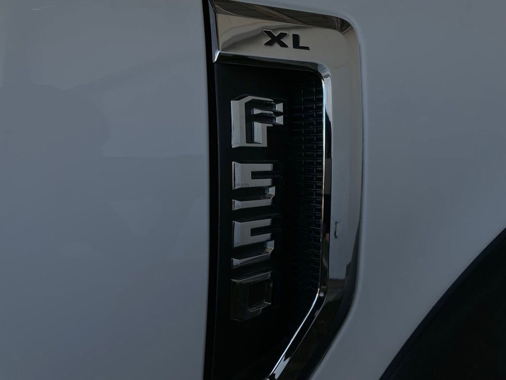 Used 2019 Ford F550 2WD Crew Cab Super Duty image 18