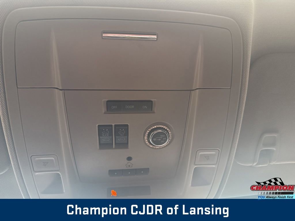 Used 2015 GMC Yukon XL SLT image 38