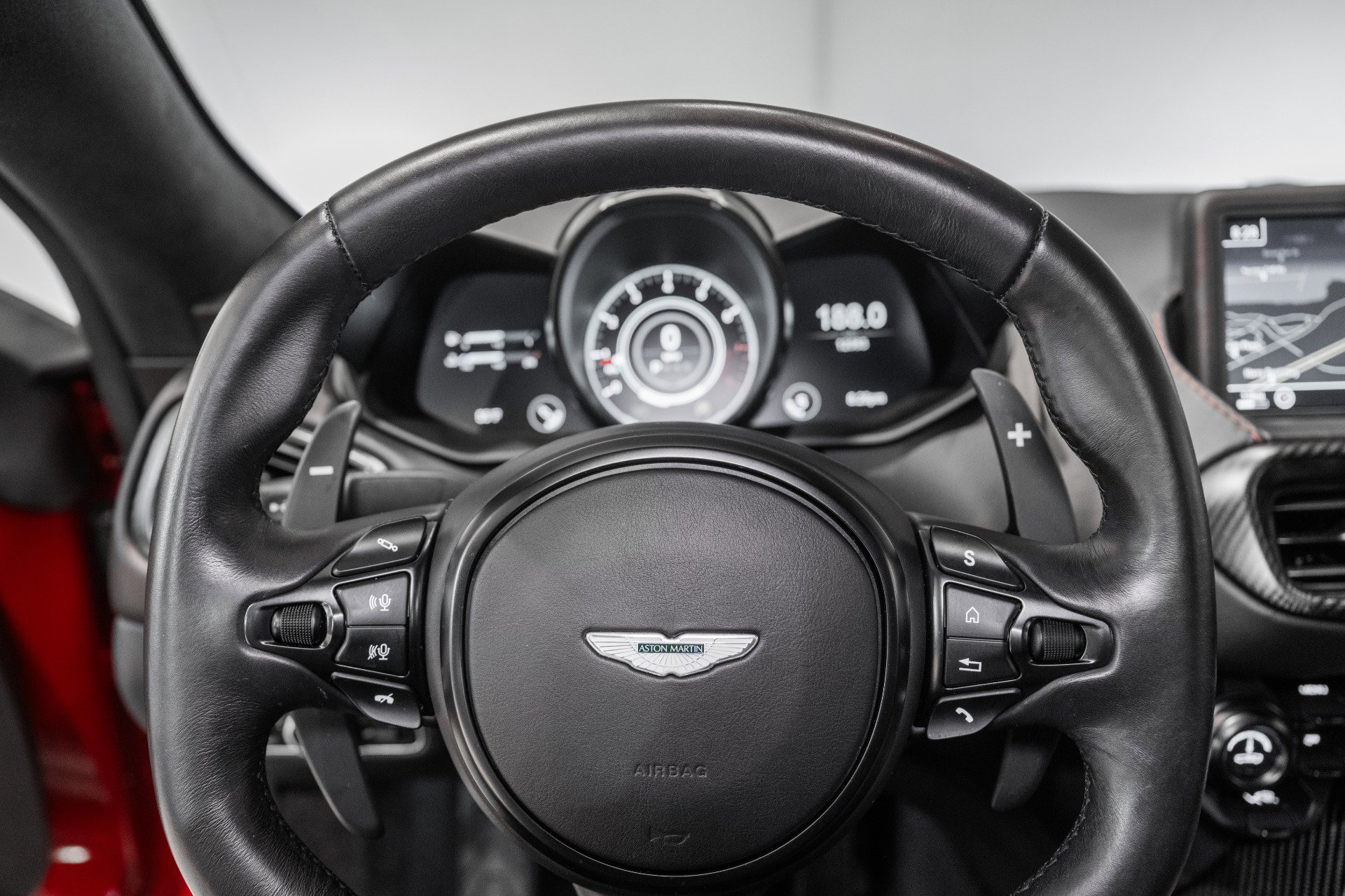 Used 2023 Aston Martin V8 Vantage Coupe image 10