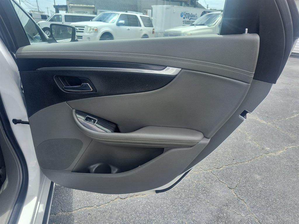 Used 2016 Chevrolet Impala LT FWD image 24